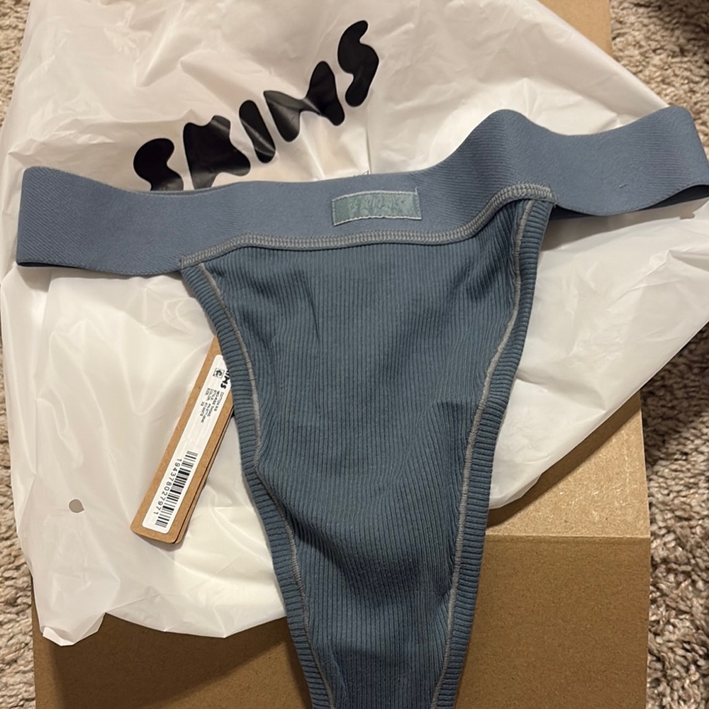 SKIMS Blue Briefs Performance Stretch